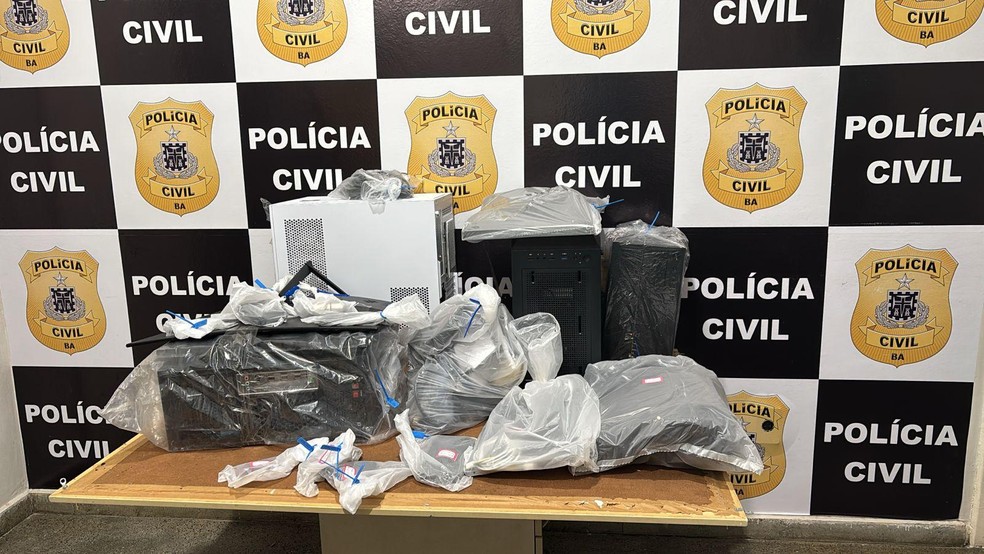 Material apreendido com os suspeitos — Foto: Polícia Civil