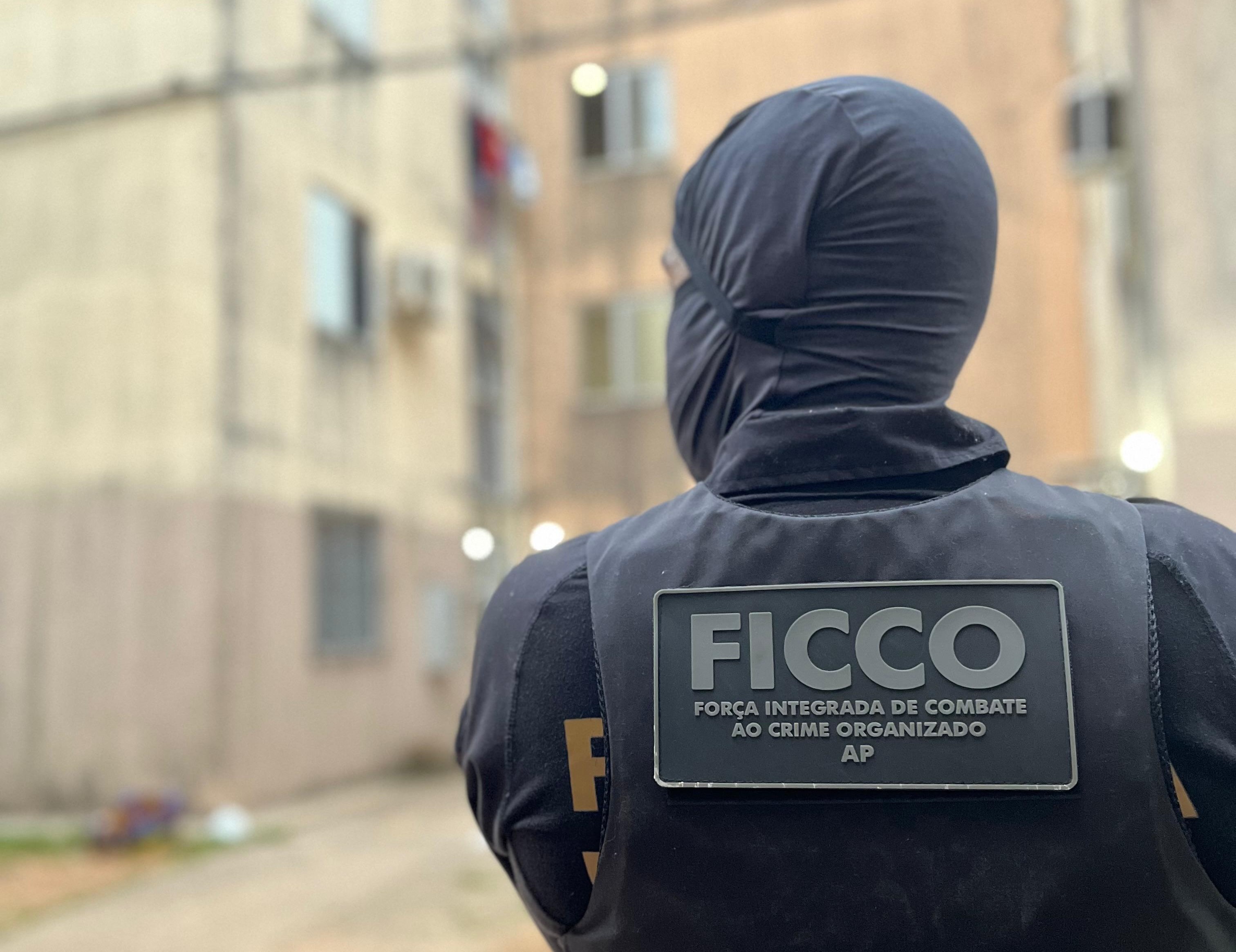 Operação prende suspeitos de tráfico de drogas em distribuidora de açaí em Macapá