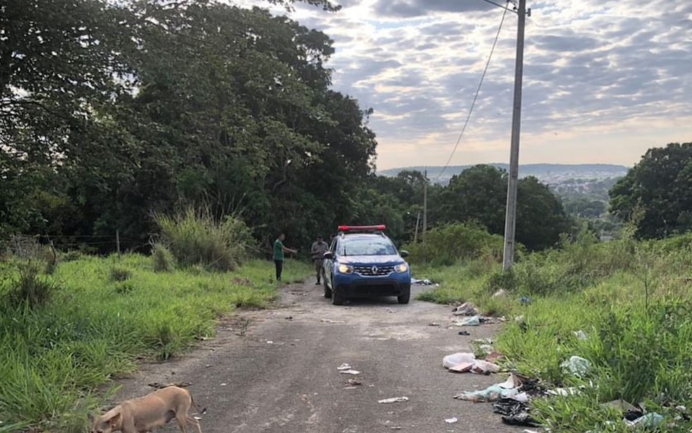 Mulher morre após ser atropelada pelo próprio carro, em Caldas Novas — Foto: PM/Divulgação