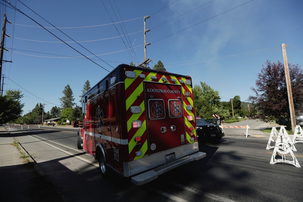 Bombeiros foram atacados enquanto respondiam a um incêndio nos arredores de Coeur d’Alene — Foto: REUTERS/Young Kwak