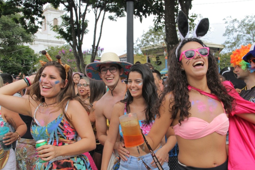 Festival de futebol reúne quatro equipes em São Carlos - São Carlos Agora