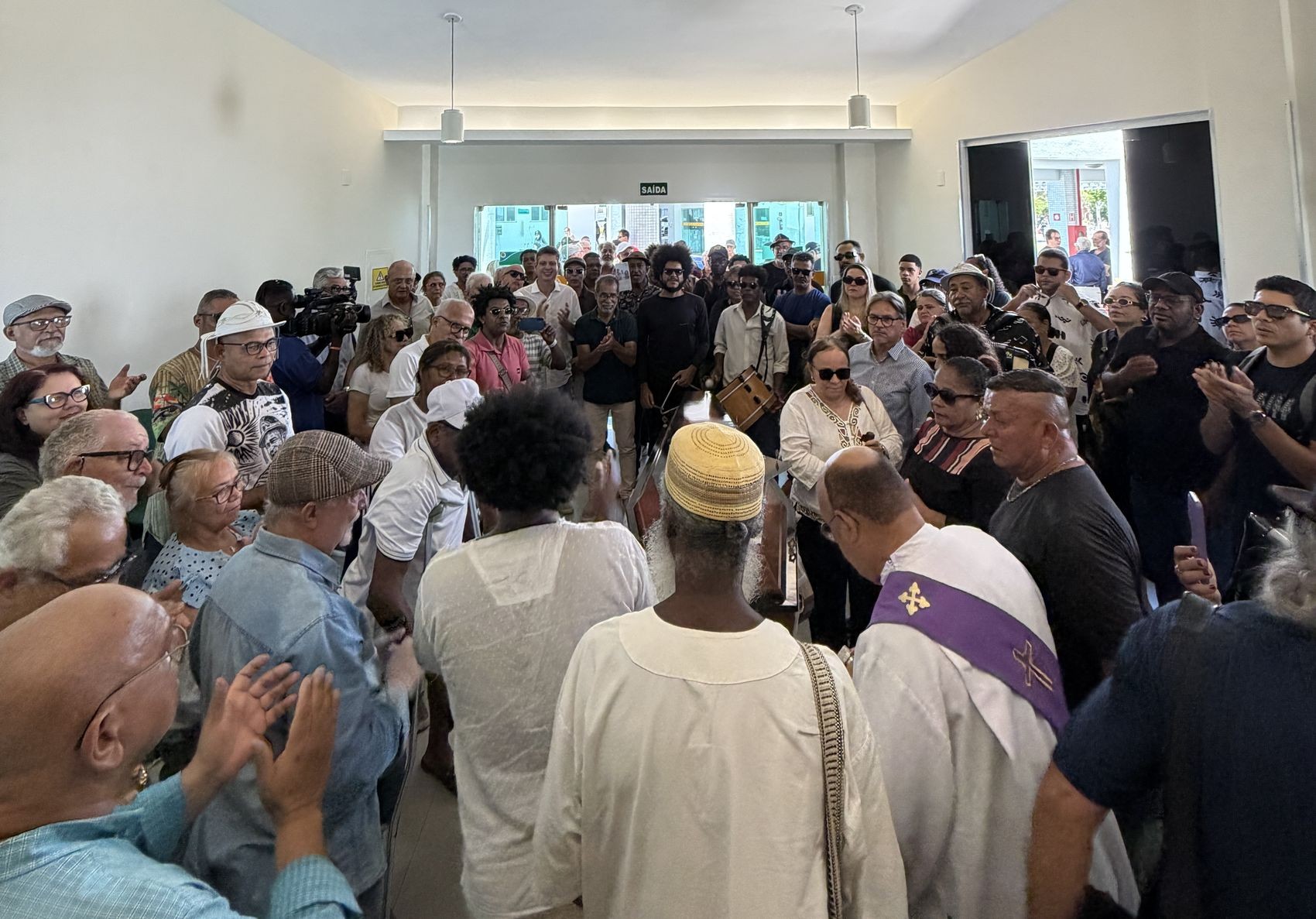 Amigos, familiares e admiradores se despedem de Tonho Baixinho em Aracaju