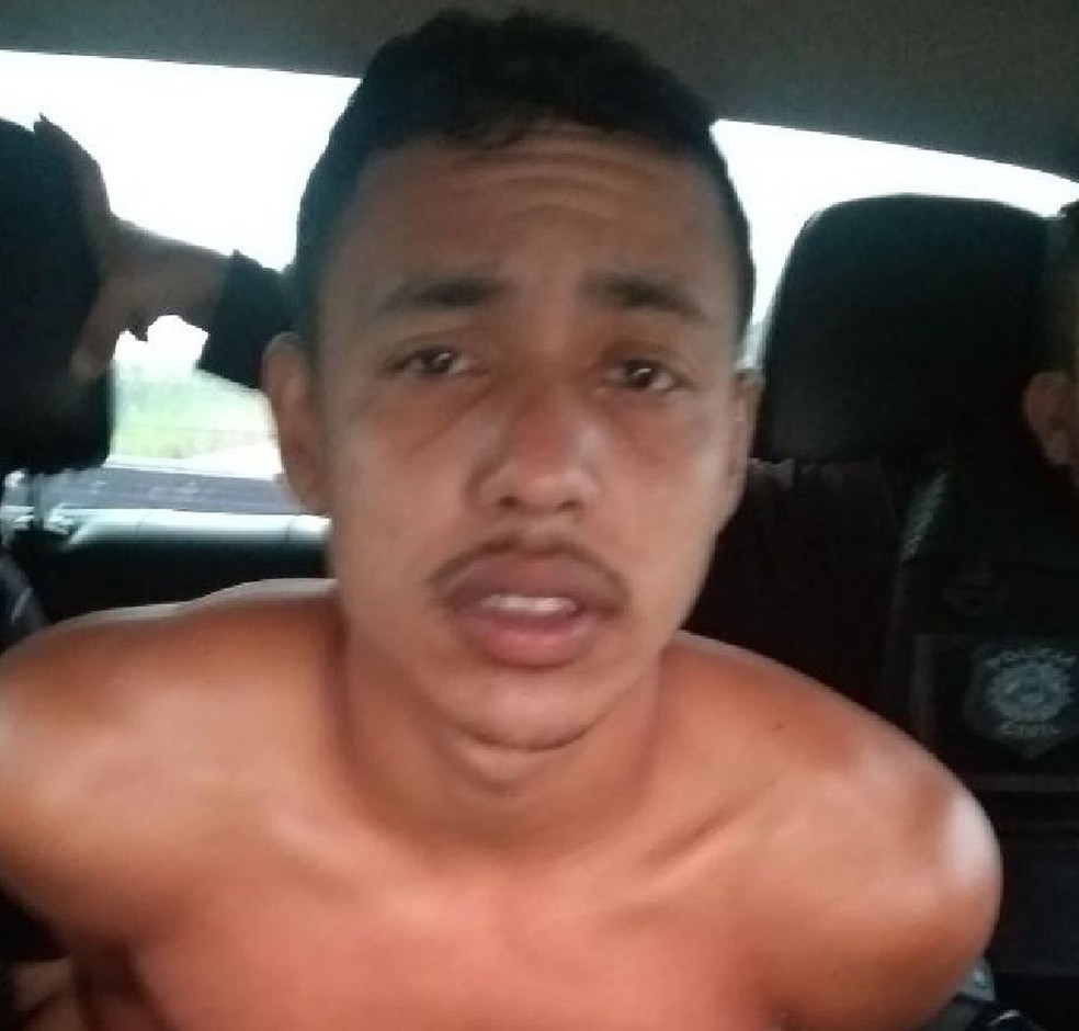 Vídeo pornô com jovens