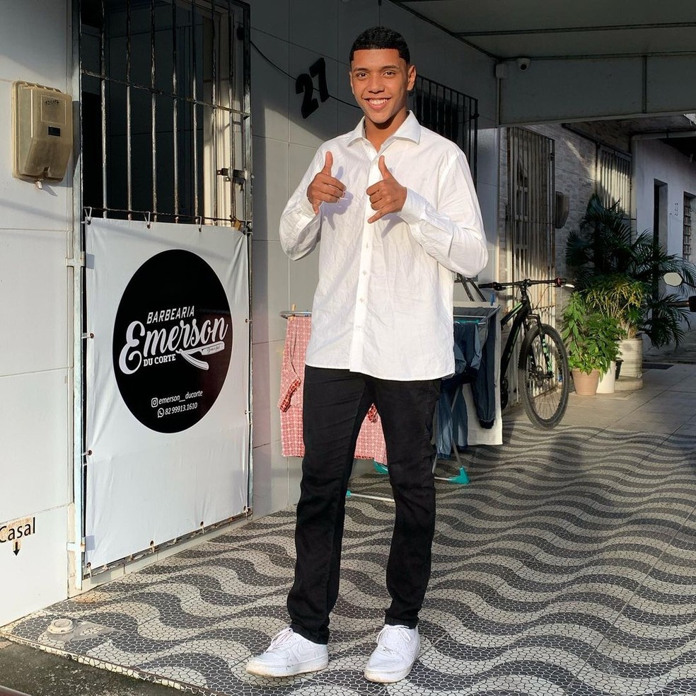 Emerson Wagner era barbeiro e foi morto após assalto na Ponta Grossa, em Maceió — Foto: Arquivo pessoal
