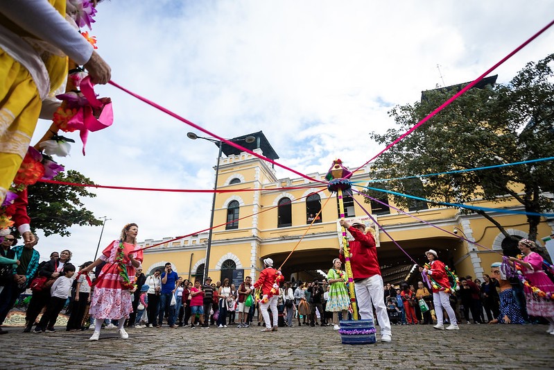 Lei das Rendeiras é sancionada em Florianópolis e valoriza tradição centenária da renda de bilro