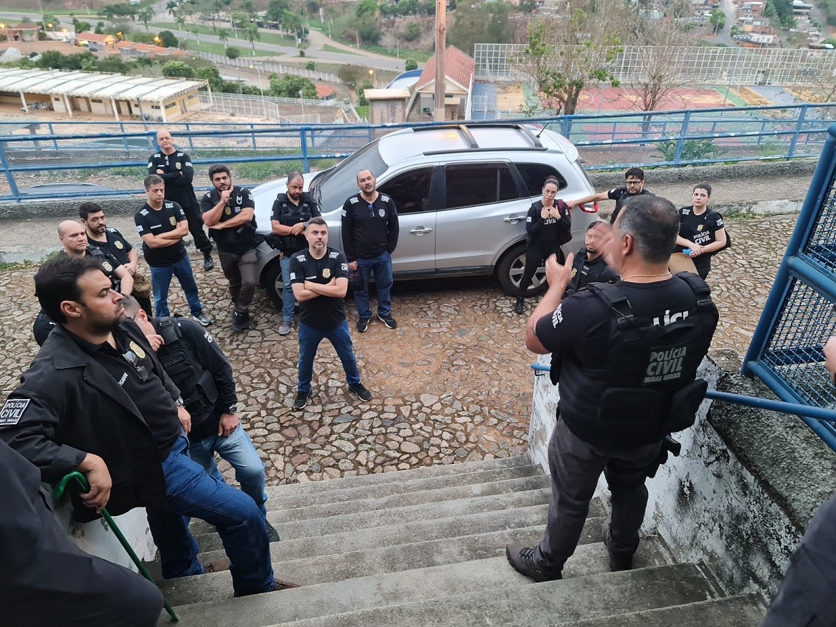 Professores que davam aulas em presídio de MG são presos por levar drogas e eletrônicos a detentos
