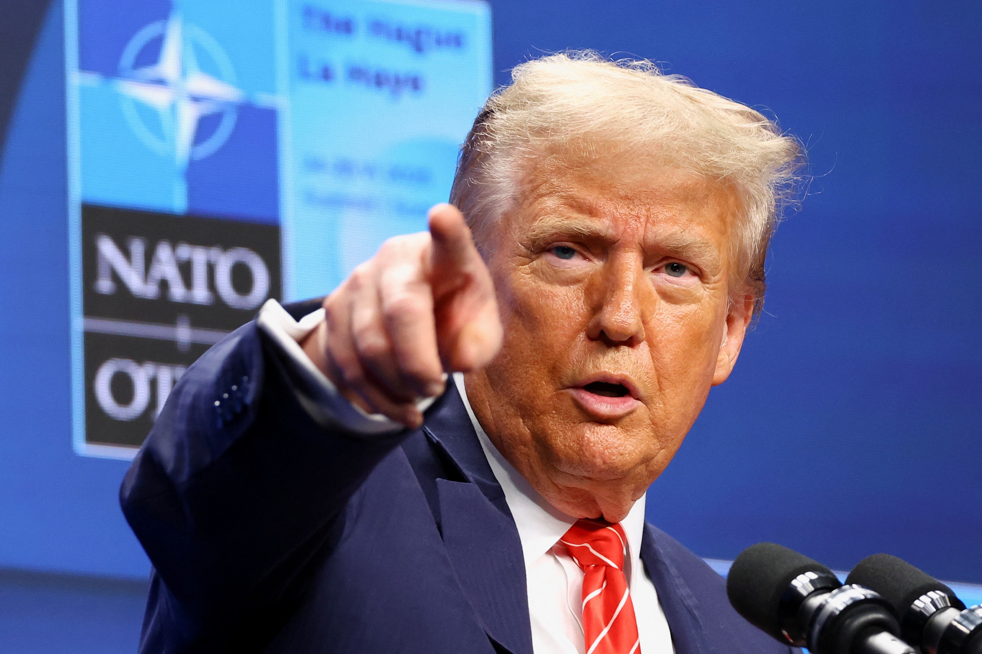 Aliados da Otan optam pela bajulação para assegurar a convivência amistosa com Trump