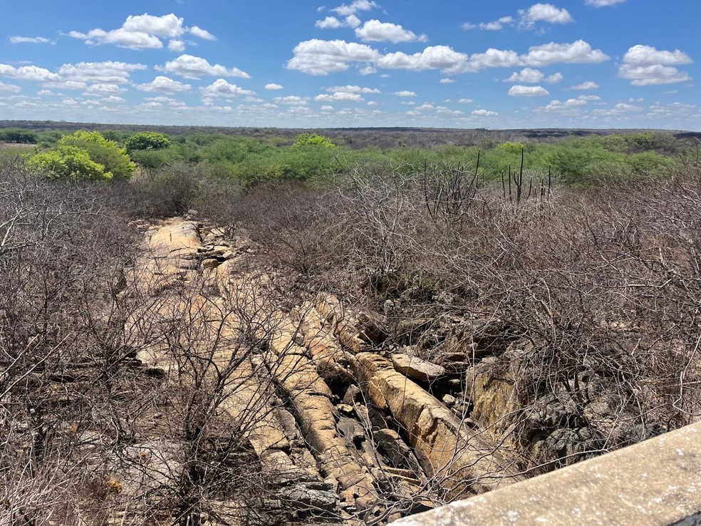 Riacho do Cosme Pinto, em Taperoá, PB, foi referenciado no Auto da Compadecida — Foto: Bruna Couto/g1