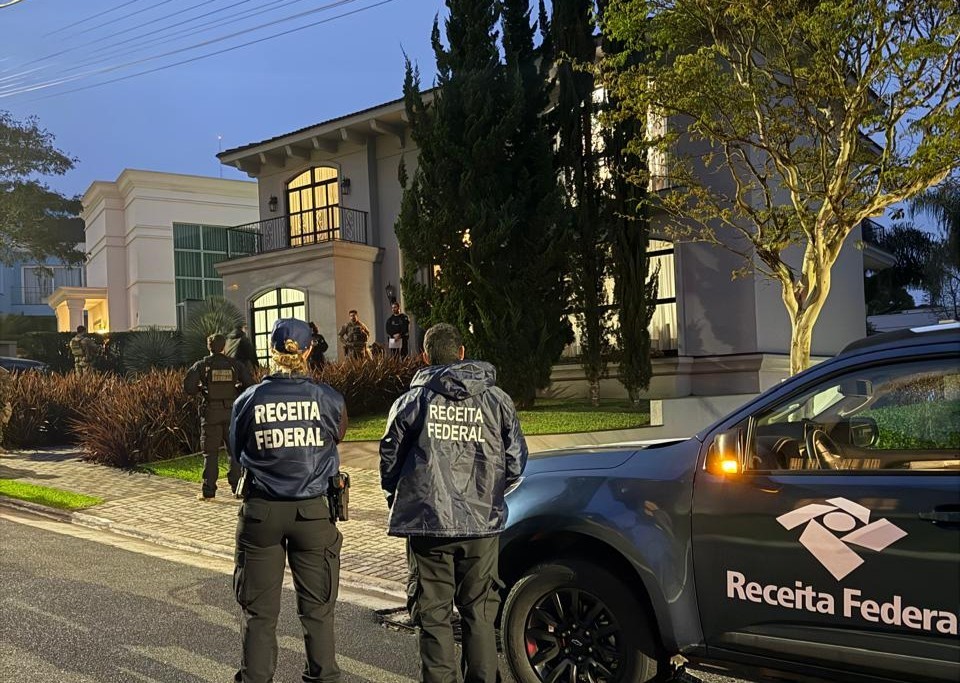 Operação mira 46 postos de Curitiba e região por lavagem de dinheiro e adulteração de combustíveis