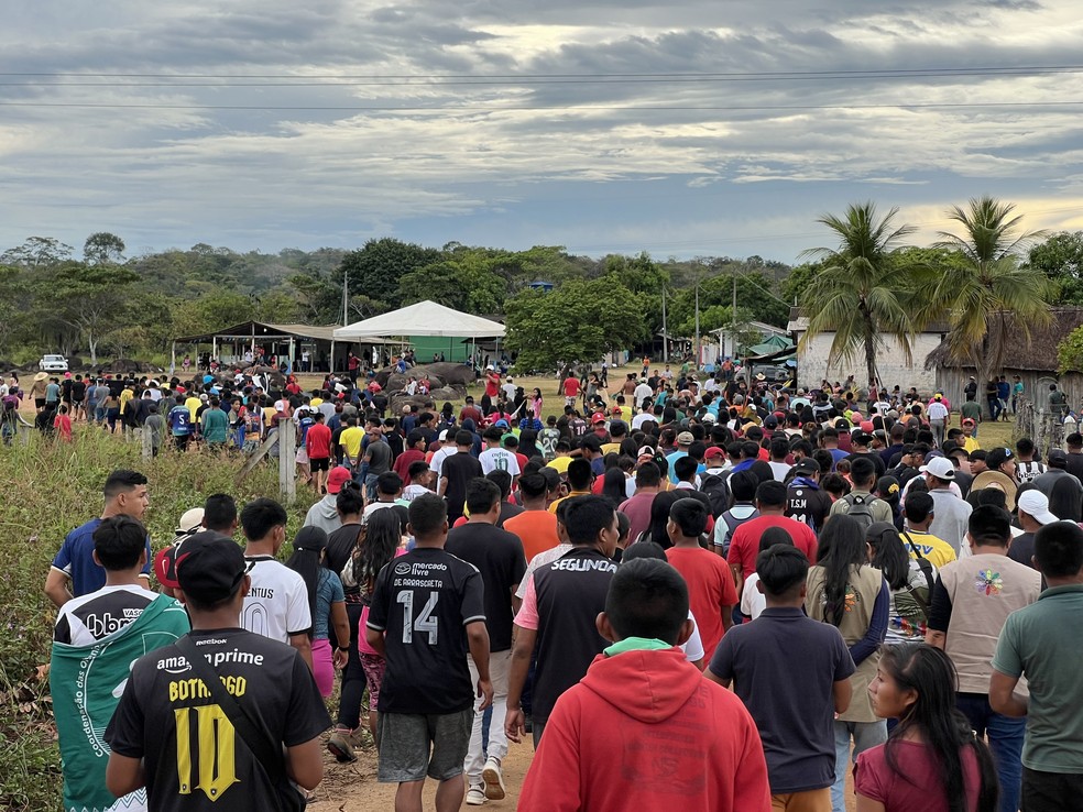 Manifestantes são contra o chamado Marco Temporal — tese que discute as demarcações de terras indígenas no Brasil — Foto: Caíque Rodrigues/g1 RR