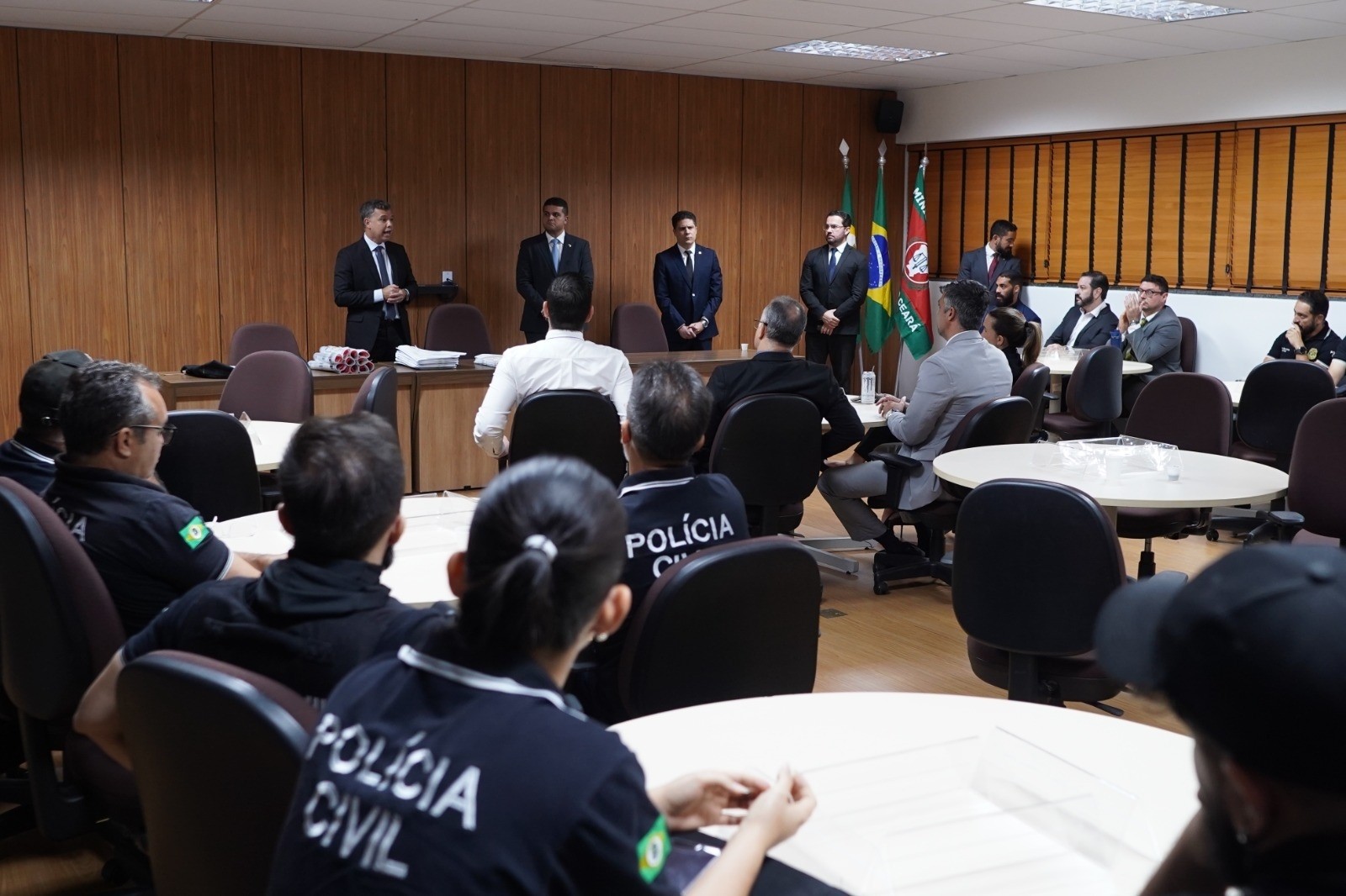 Operação cumpre 58 mandados contra chefes de facções e advogados que atuavam como mensageiros no Ceará