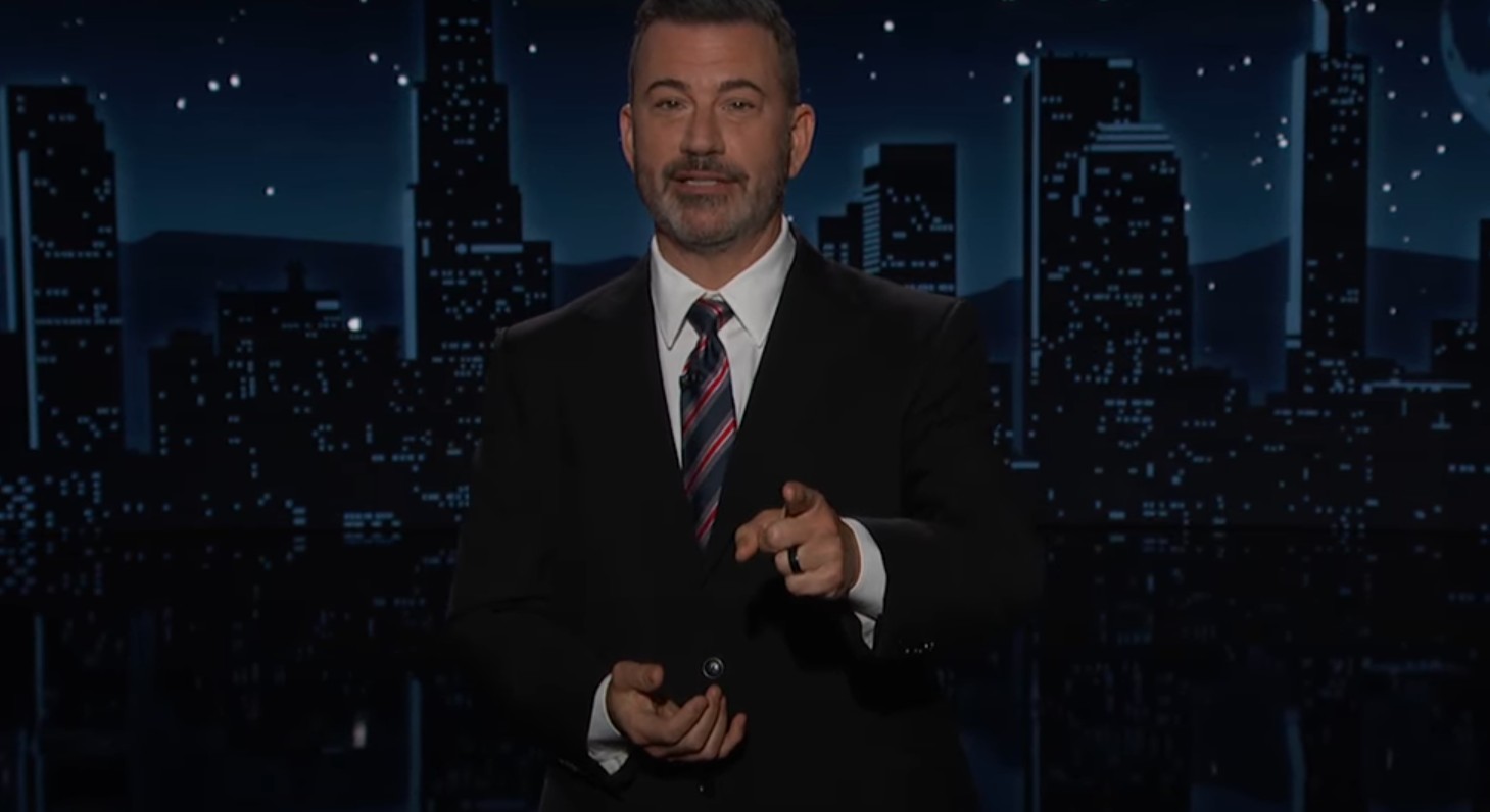 Em 1º programa após suspensão, Jimmy Kimmel diz que não tinha intenção de 'fazer piada' com morte de Kirk