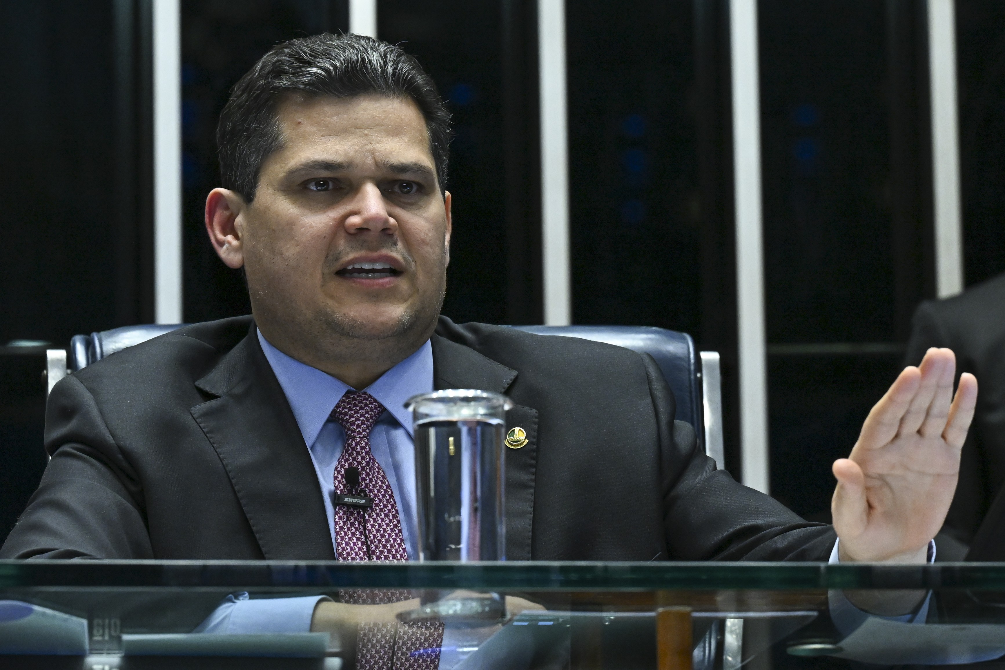 Convencer oposição a votar projeto de anistia que não contemple Bolsonaro será grande desafio para Alcolumbre