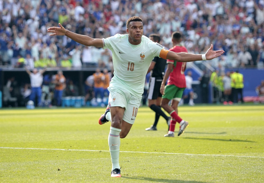 França vence o Marrocos por 2 a 0 e avança para a semifinal da Copa do Mundo