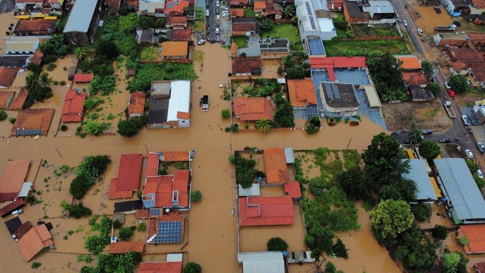 Imagens aéreas mostram a situação da cidade — Foto: Reprodução