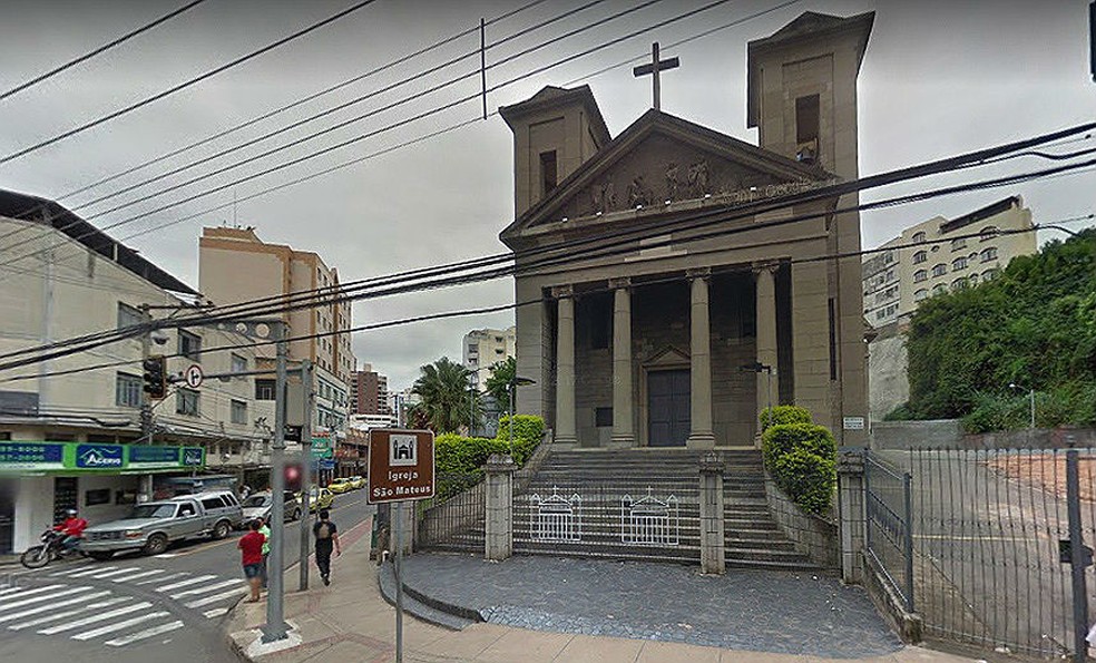 Padre celebrava missa na Igreja São Mateus, quando foi agredido — Foto: Settra/Divulgação