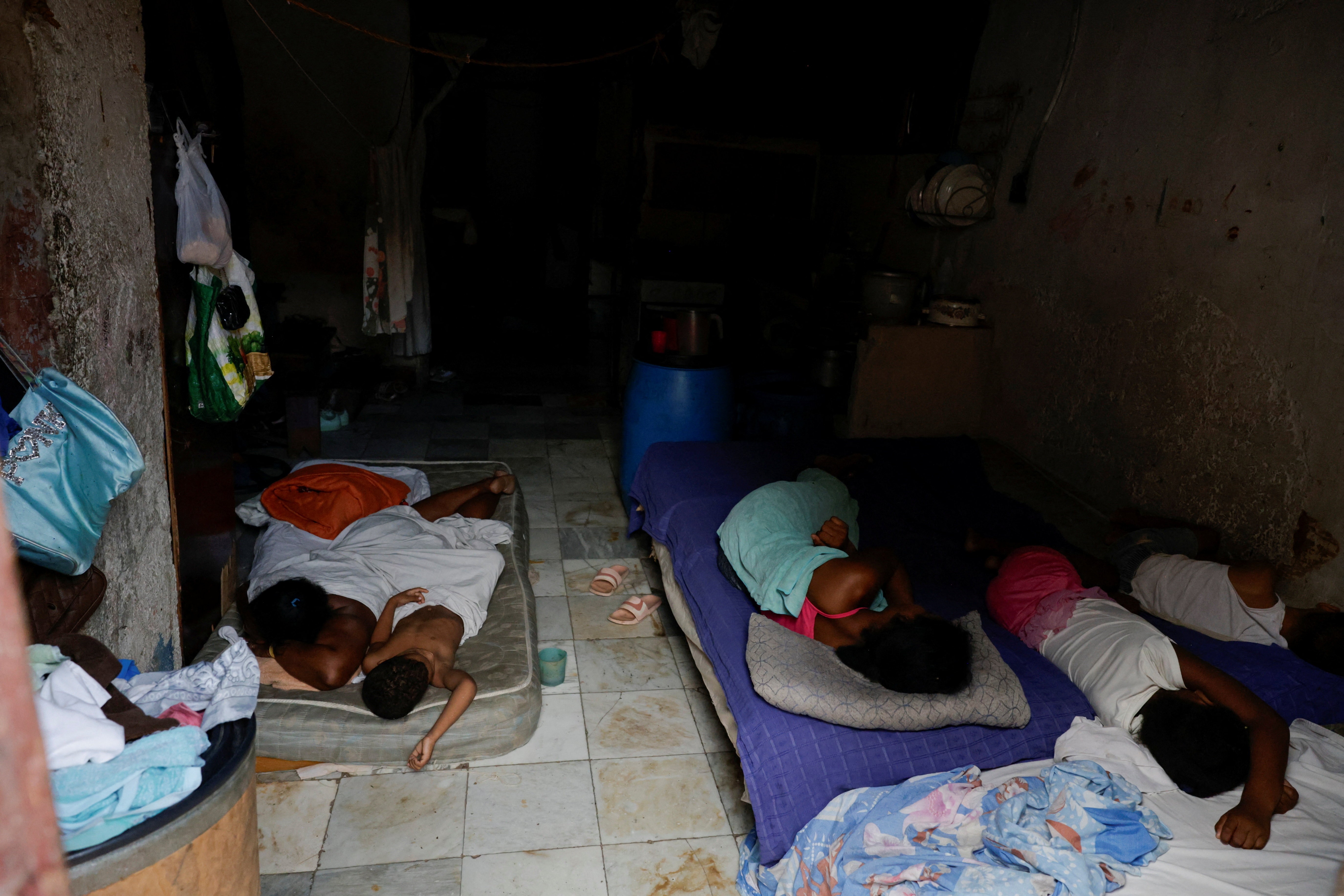 Crise de energia em Cuba: moradores contam como lidam com os apagões e a rotina afetada