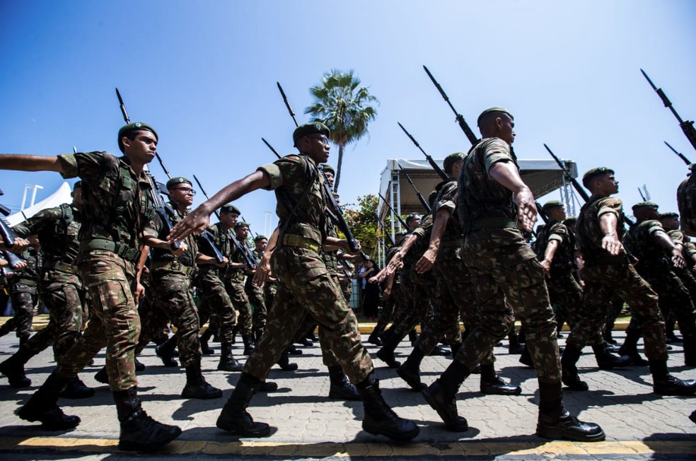Militares do Exército durante o desfile de 7 de setembro em Fortaleza. — Foto: Thiago Gadelha/Sistema Verdes Mares