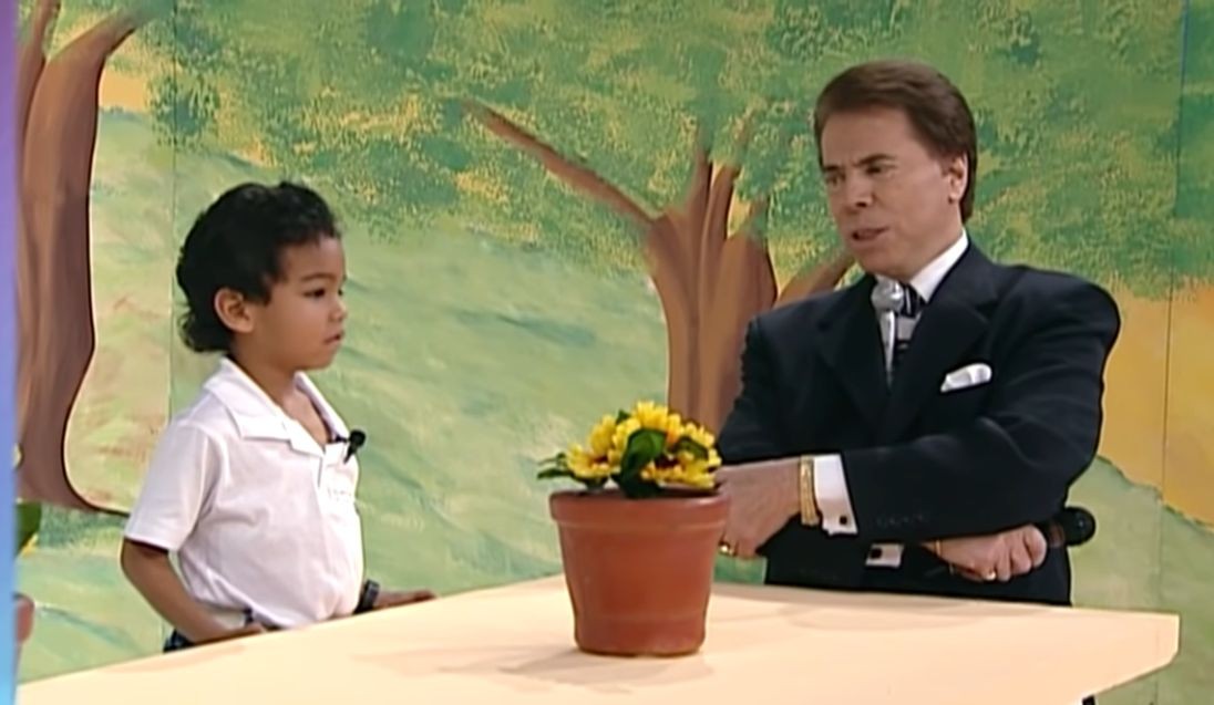 ‘Menino fã do Raça Negra’ relembra participação que viralizou no programa de Silvio Santos e lamenta morte do apresentador