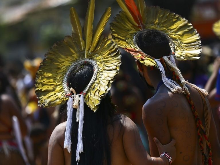 Comércios de cidade do AC devem parar de vender bebidas alcoólicas a indígenas, recomenda MP