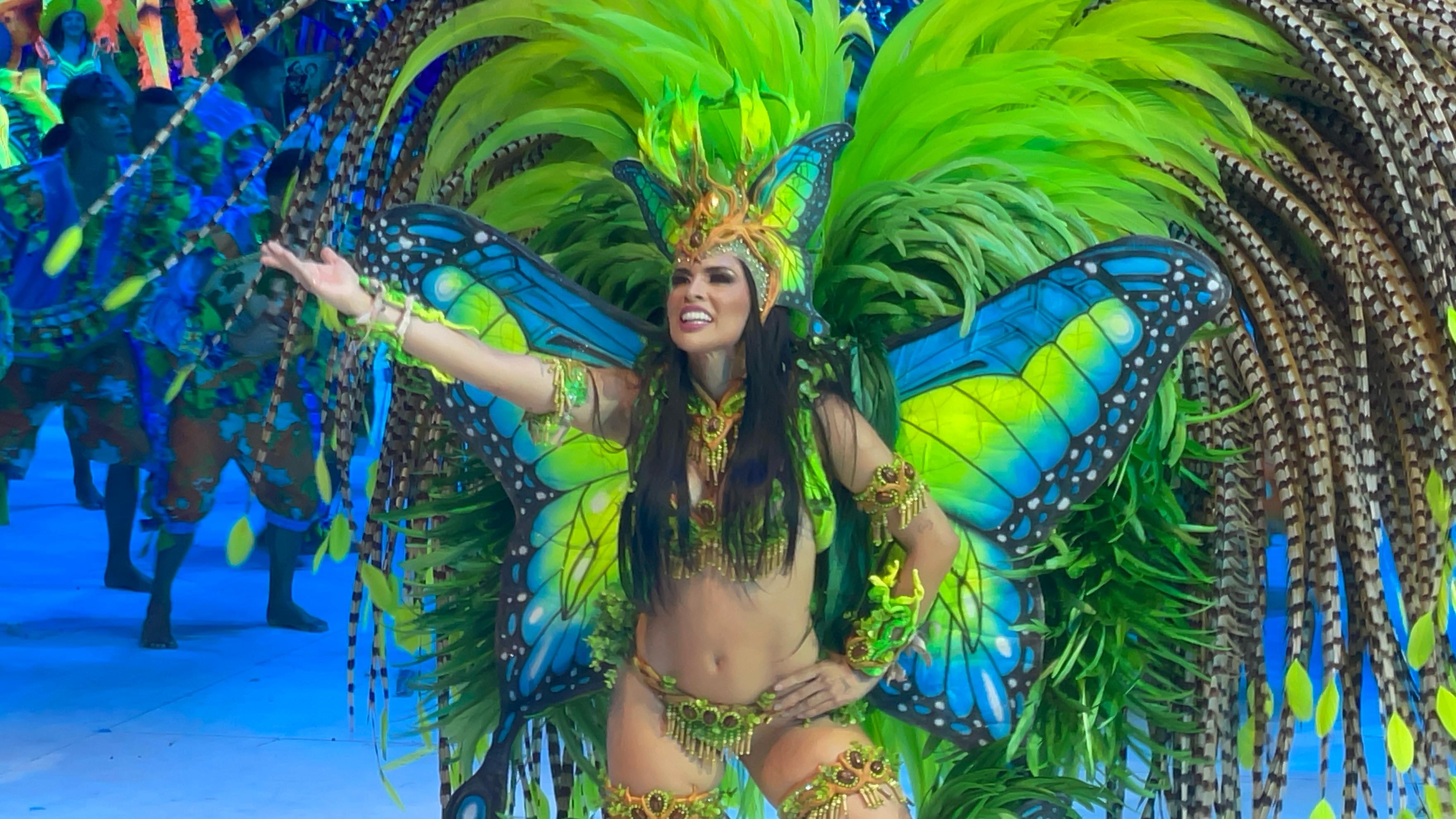Rainha do Folclore se transforma em Majé