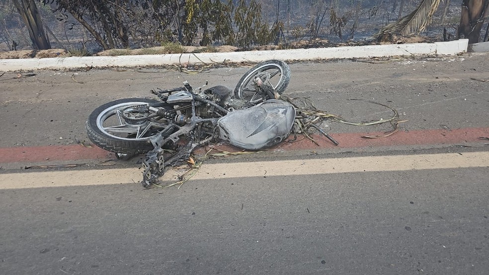 Policial Militar morre em colisão de viatura com caminhão e moto, no rodoanel em Teresina — Foto: Pedro Lima/g1 Piauí