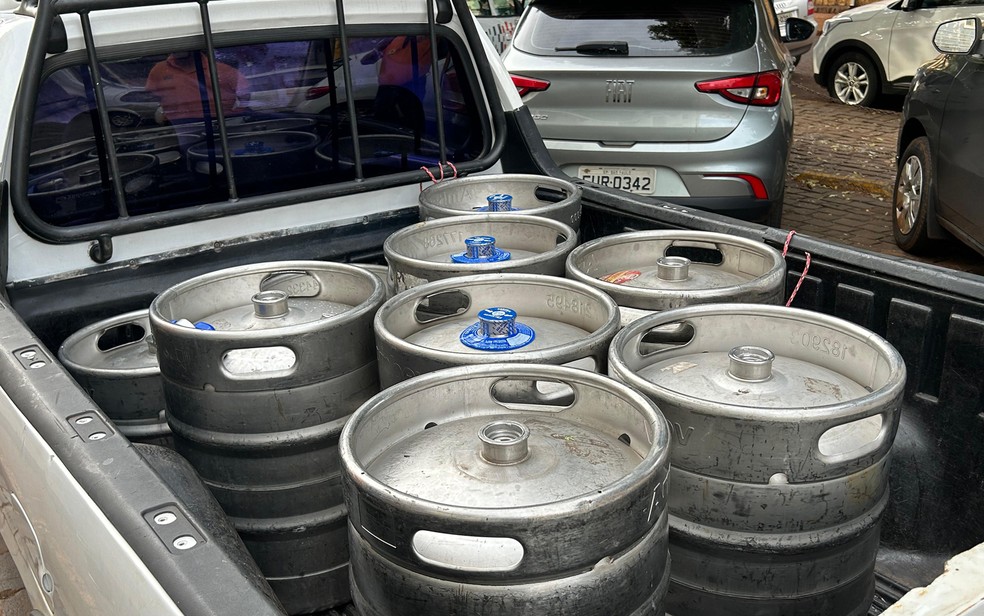 Barris de chope eram desviados da entrega da Ambev para bares em Ribeirão Preto, SP — Foto: Fabio Marchiselli/CBN Ribeirão