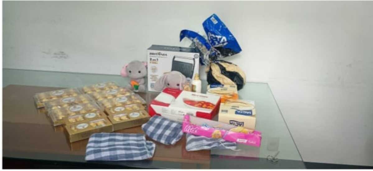 Mulher é presa ao ser flagrada furtando em loja de shopping de Montes Claros; entre os itens estavam ovos de Páscoa e caixas de bombom