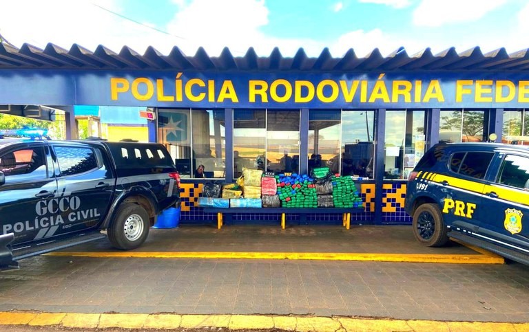 Mais de 480 kg de maconha são apreendidos e motoristas são presos na BR-163 em MT