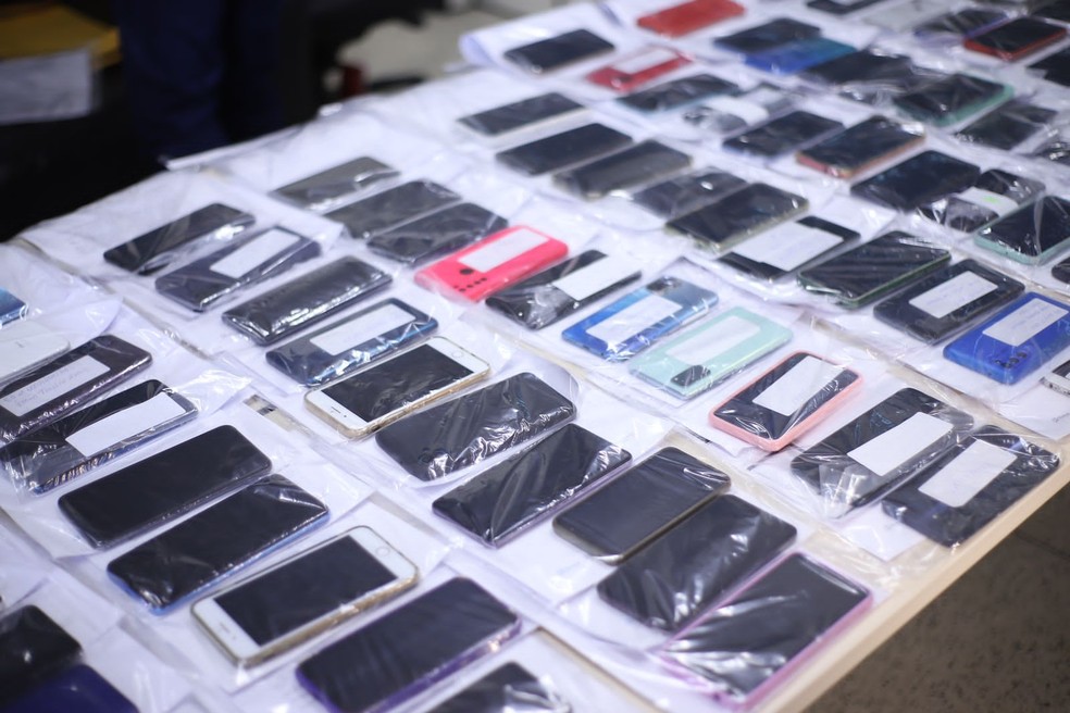 Pessoas intimadas a explicar posse de celulares roubados devem comprovar origem dos produtos — Foto: SSP-PI