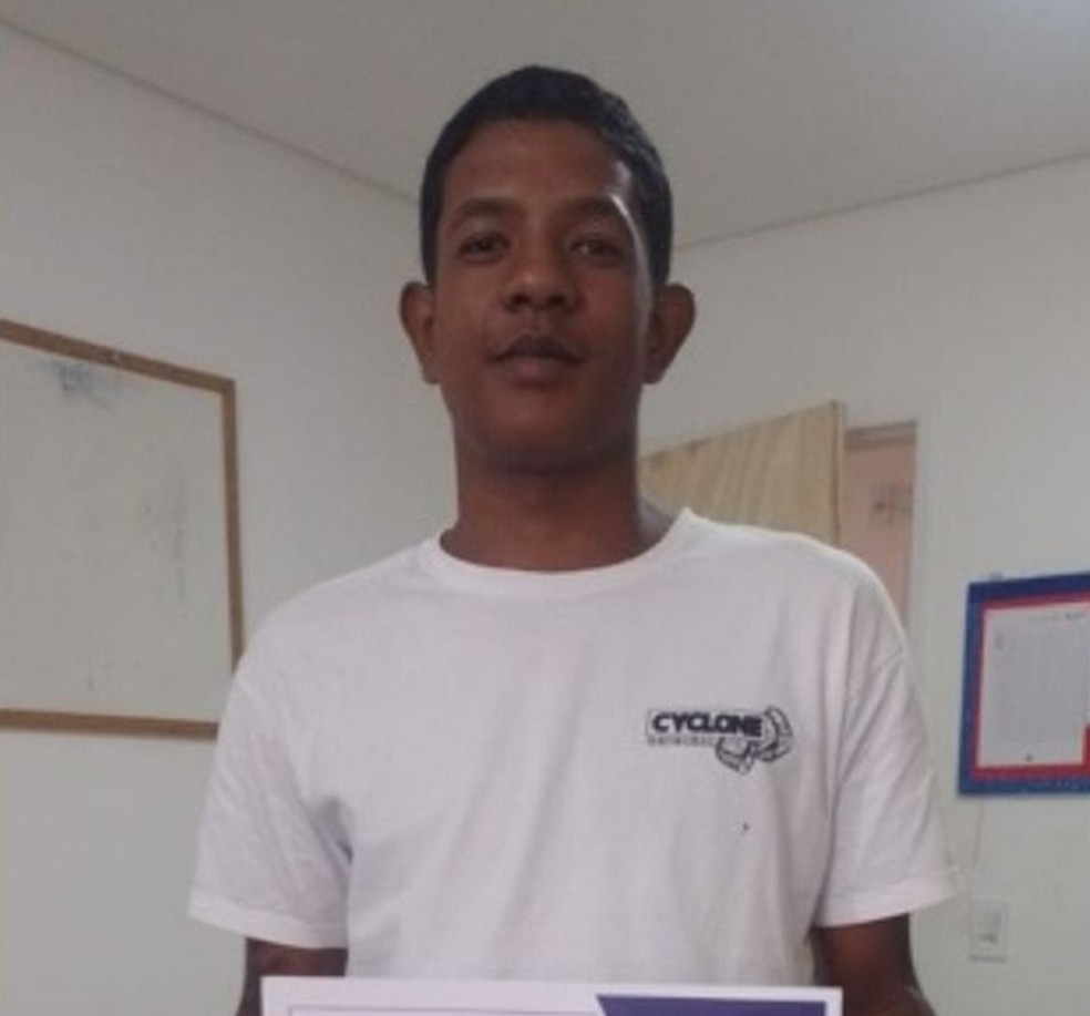 Anthony Vinícius Oliveira dos Santos, de 16 anos, estava desaparecido. — Foto: Polícia Civil/Divulgação