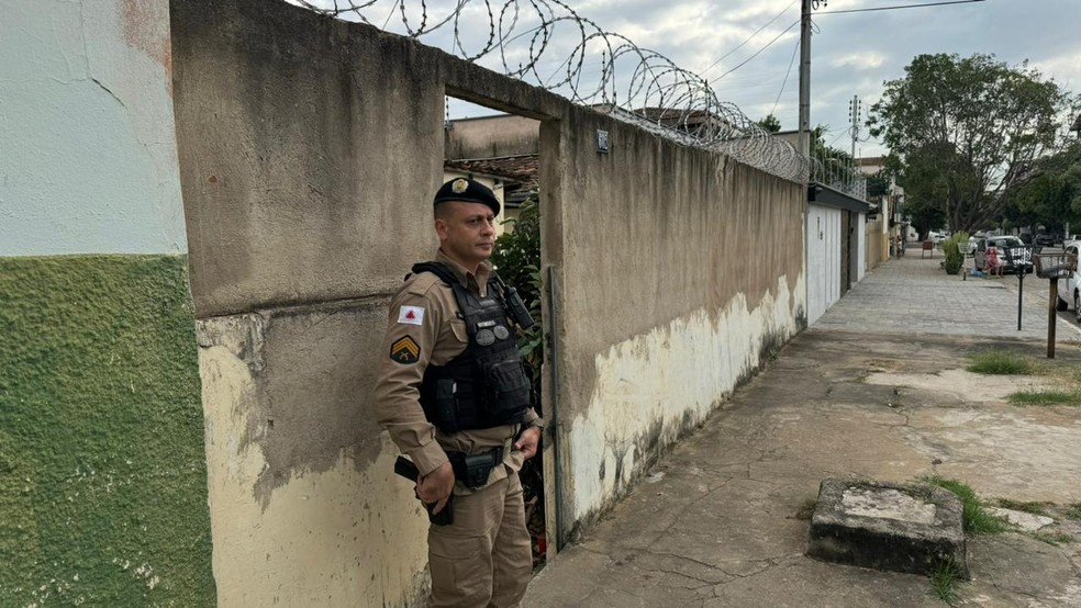Casa onde o assassinato aconteceu no bairro São Paulo — Foto: Roberto Higino