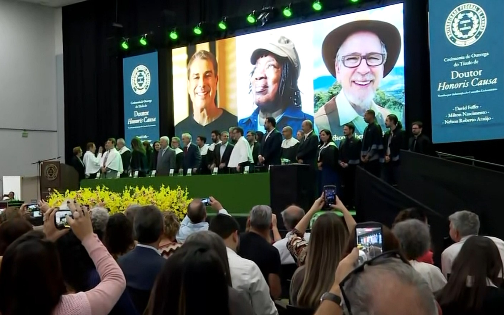 Milton Nascimento, Nelson Araújo e David Feffer recebem título de Doutor Honoris Causa da UFLA em MG