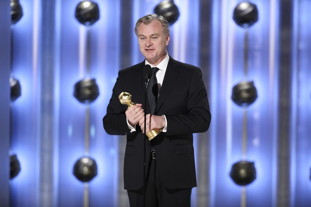 Christopher Nolan agradece pelo prêmio por sua direção em 'Oppenheimer' no Globo de Ouro 2024 — Foto: Sonja Flemming/CBS via AP