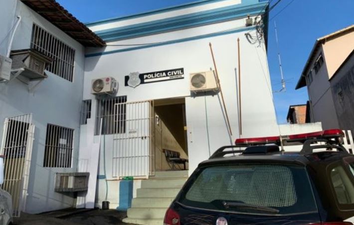 Pastor é preso por fazer cultos em banheiro de igreja e sessões de hipnose para estuprar adolescentes no ES