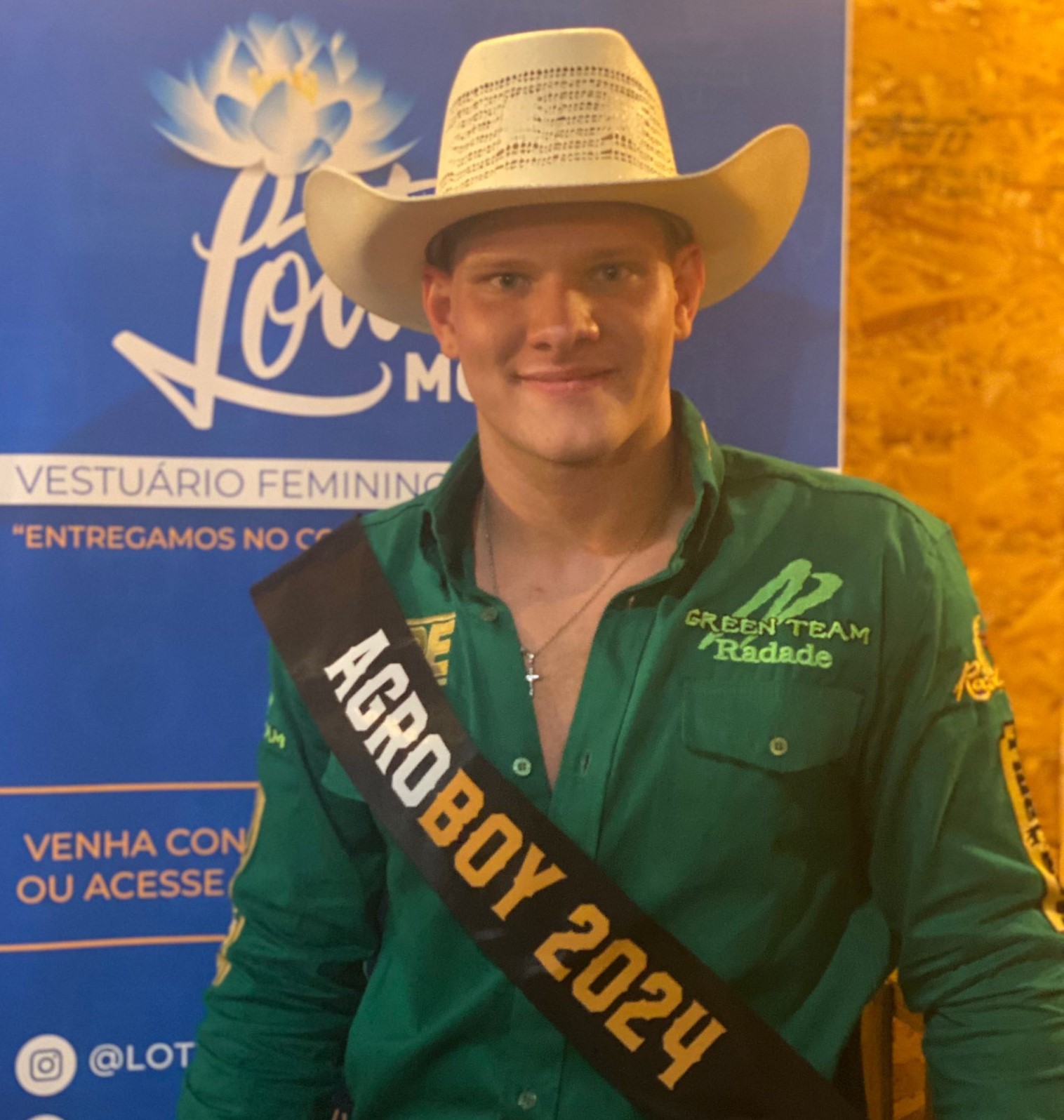 Jovem de SC ganha título de 'Príncipe do Rodeio' em concurso que elegeu melhor 'agroboy' nos EUA; VÍDEO