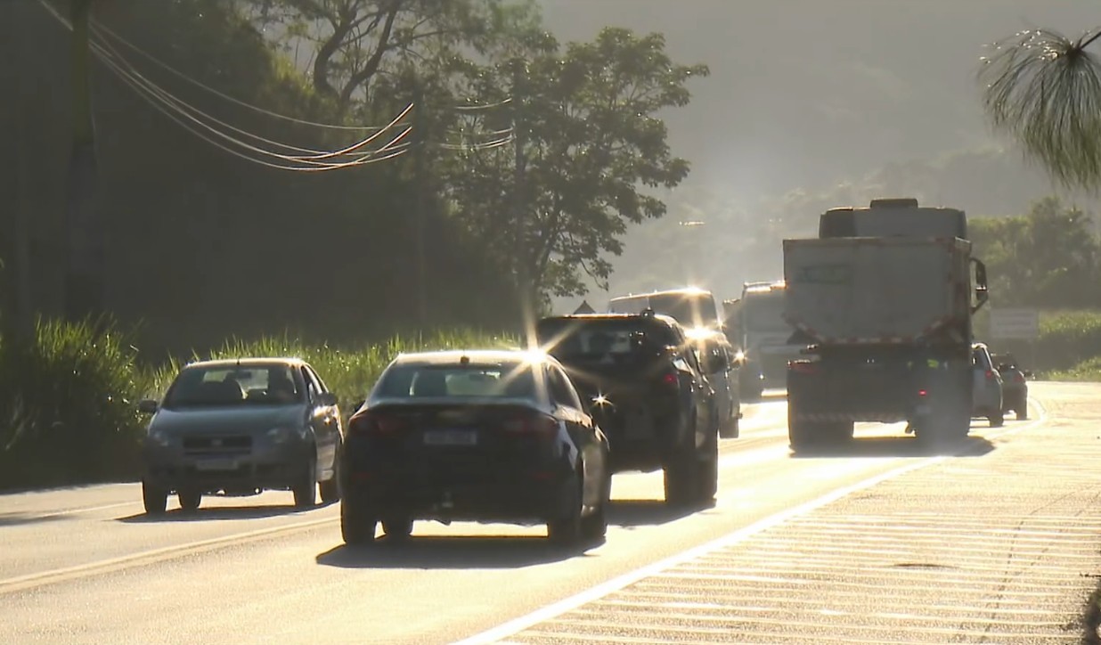Rodovias da Grande BH tem lentidão na saída para o feriado de Natal