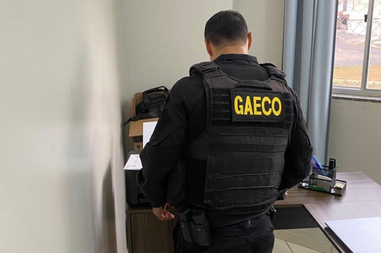 Advogada de MT é presa suspeita de atuar como 'pombo-correio' de detento integrante de facção em Goiás 