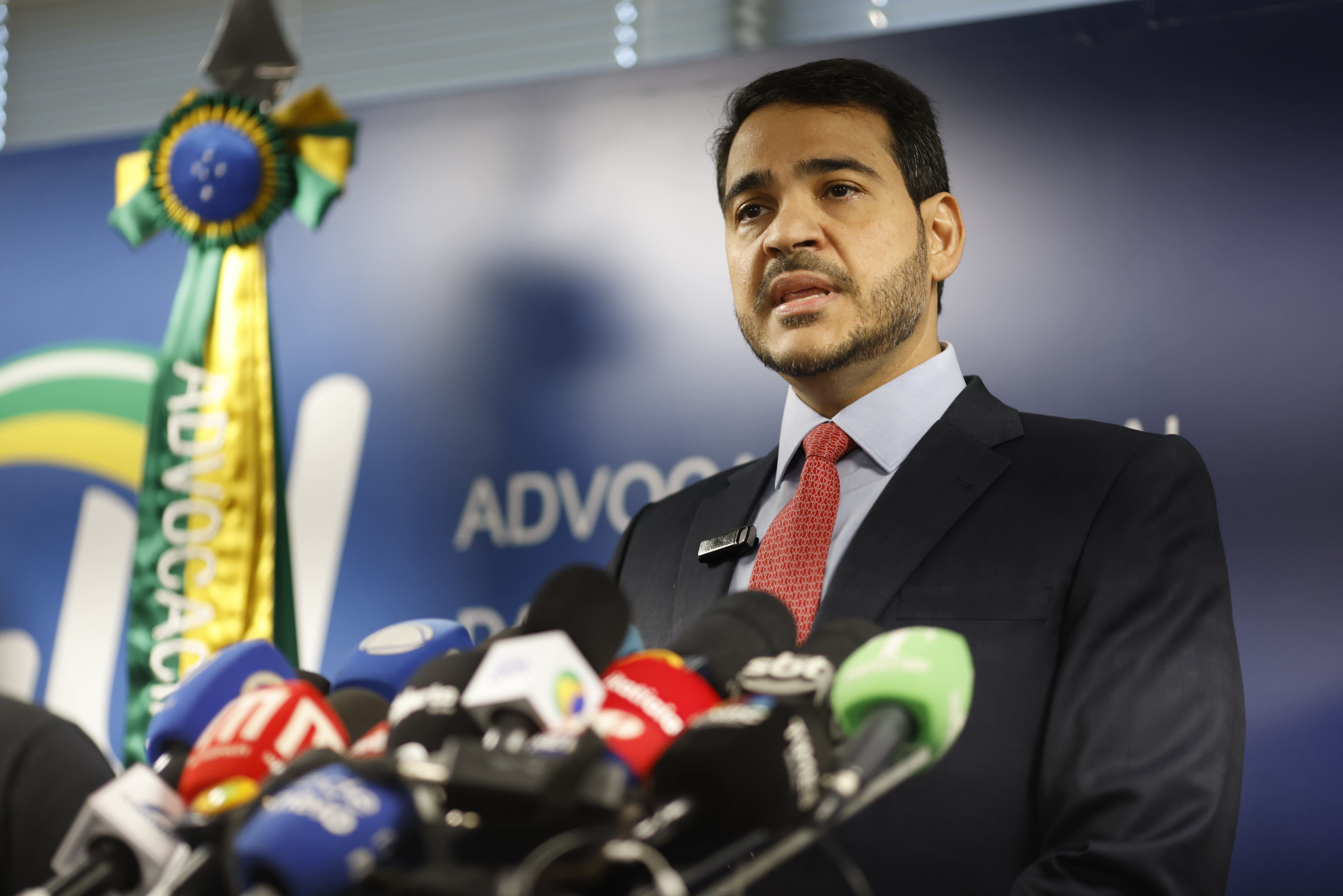 Indicado ao STF, Messias dá início a corpo a corpo com senadores em busca de votos