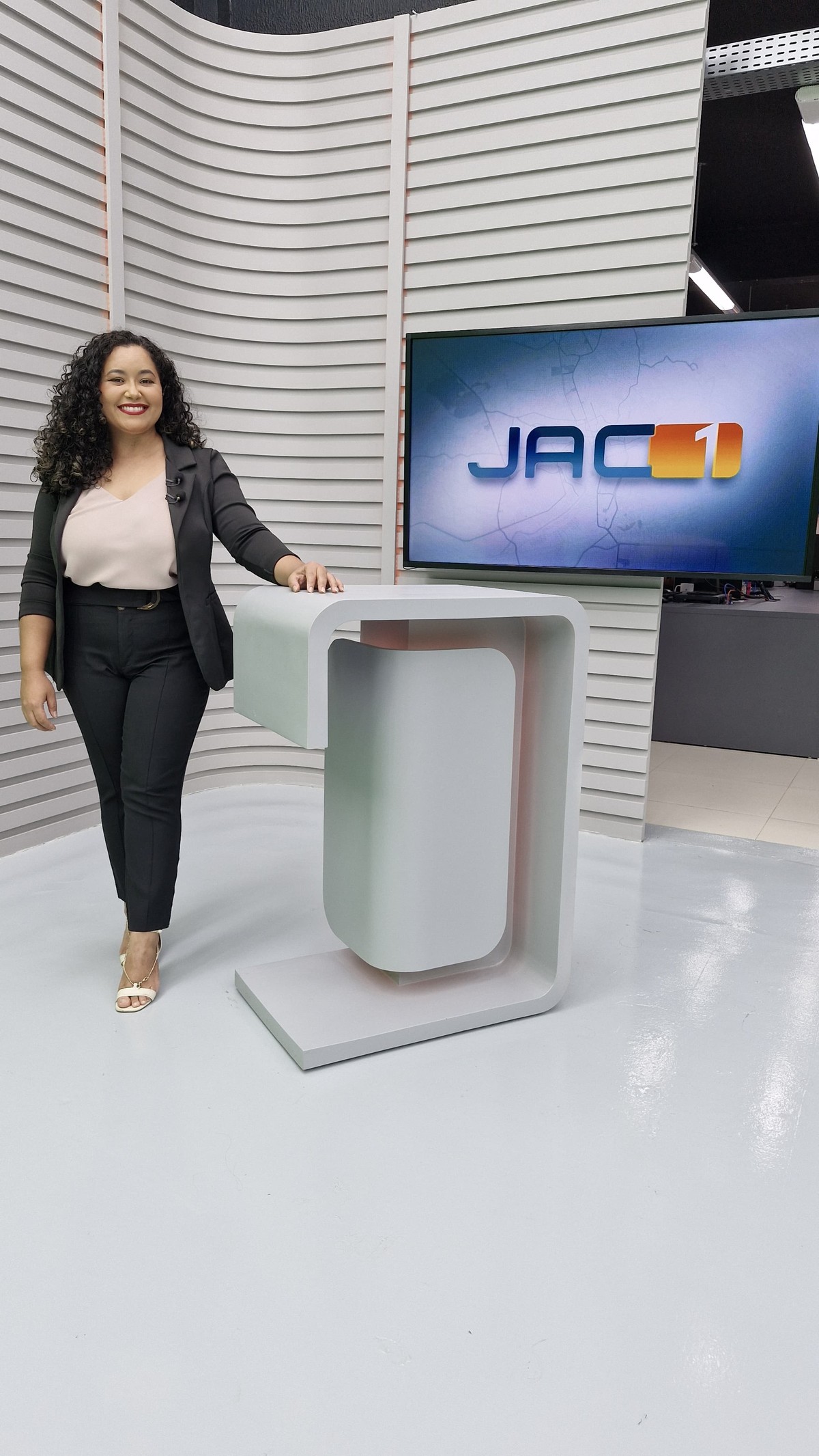 AO VIVO: Assista ao JAC1 com Quésia Melo