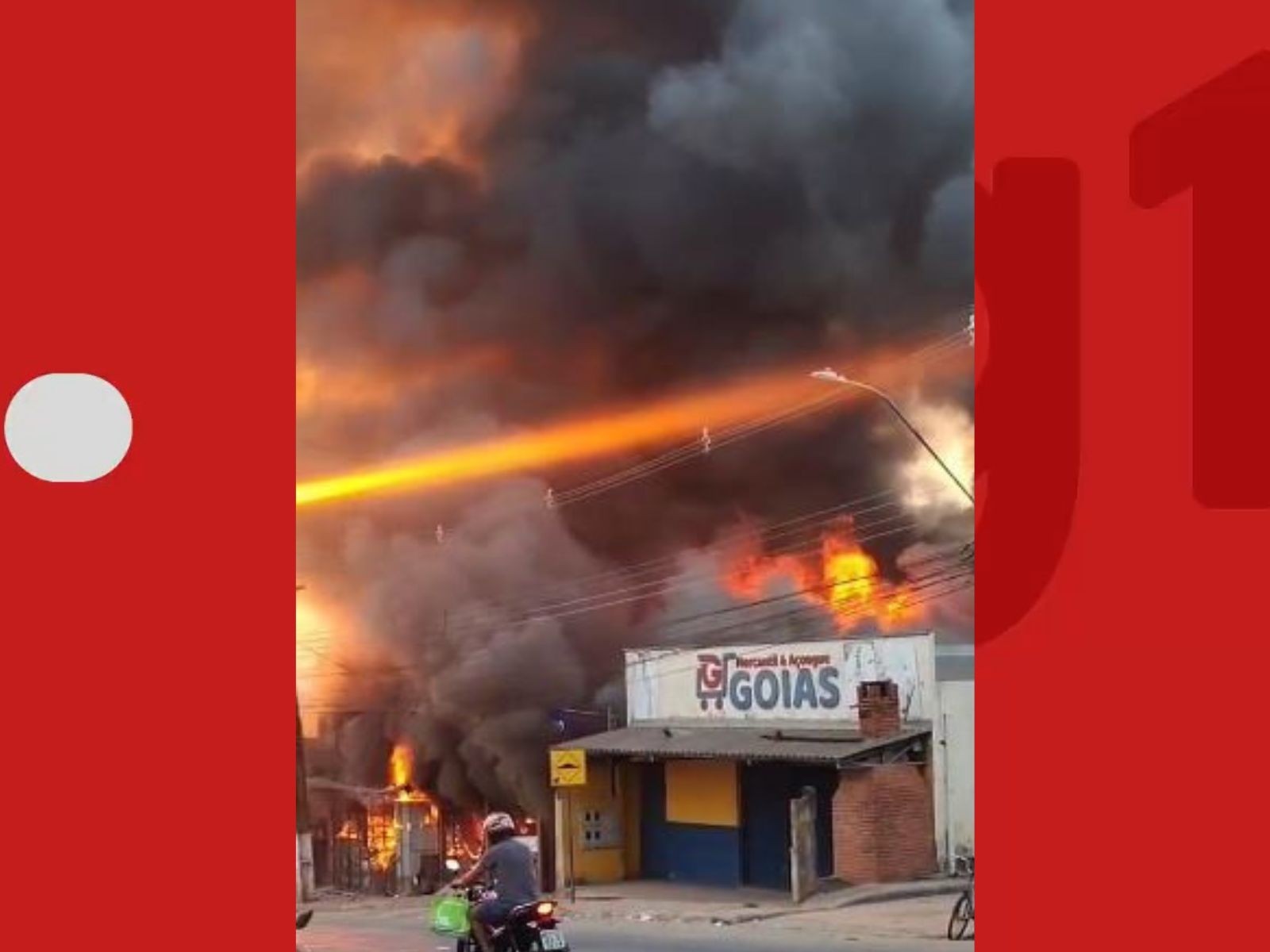 Incêndio de grandes proporções destrói mercado em Rio Branco; VÍDEO