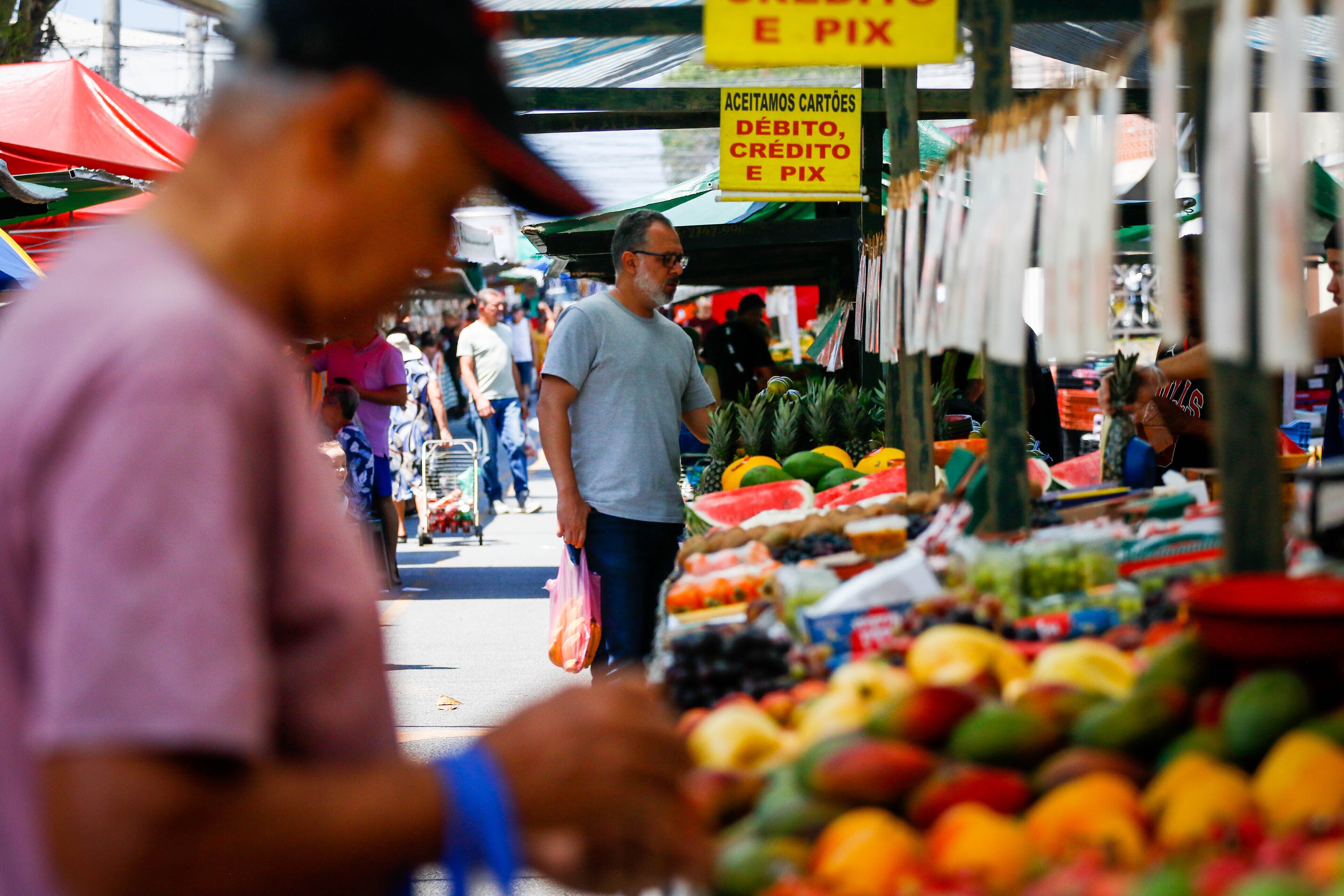 Boletim Focus: mercado reduz estimativa de inflação e de crescimento da economia em 2025