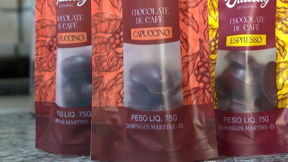 Chocolate de café virou carro chefe de fábrica de chocolate em Domingos Martins, Espírito Santo — Foto: Reprodução/TV Gazeta