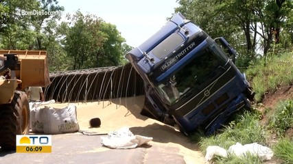 Trânsito é liberado em trecho da TO-080 que estava interditado após acidente