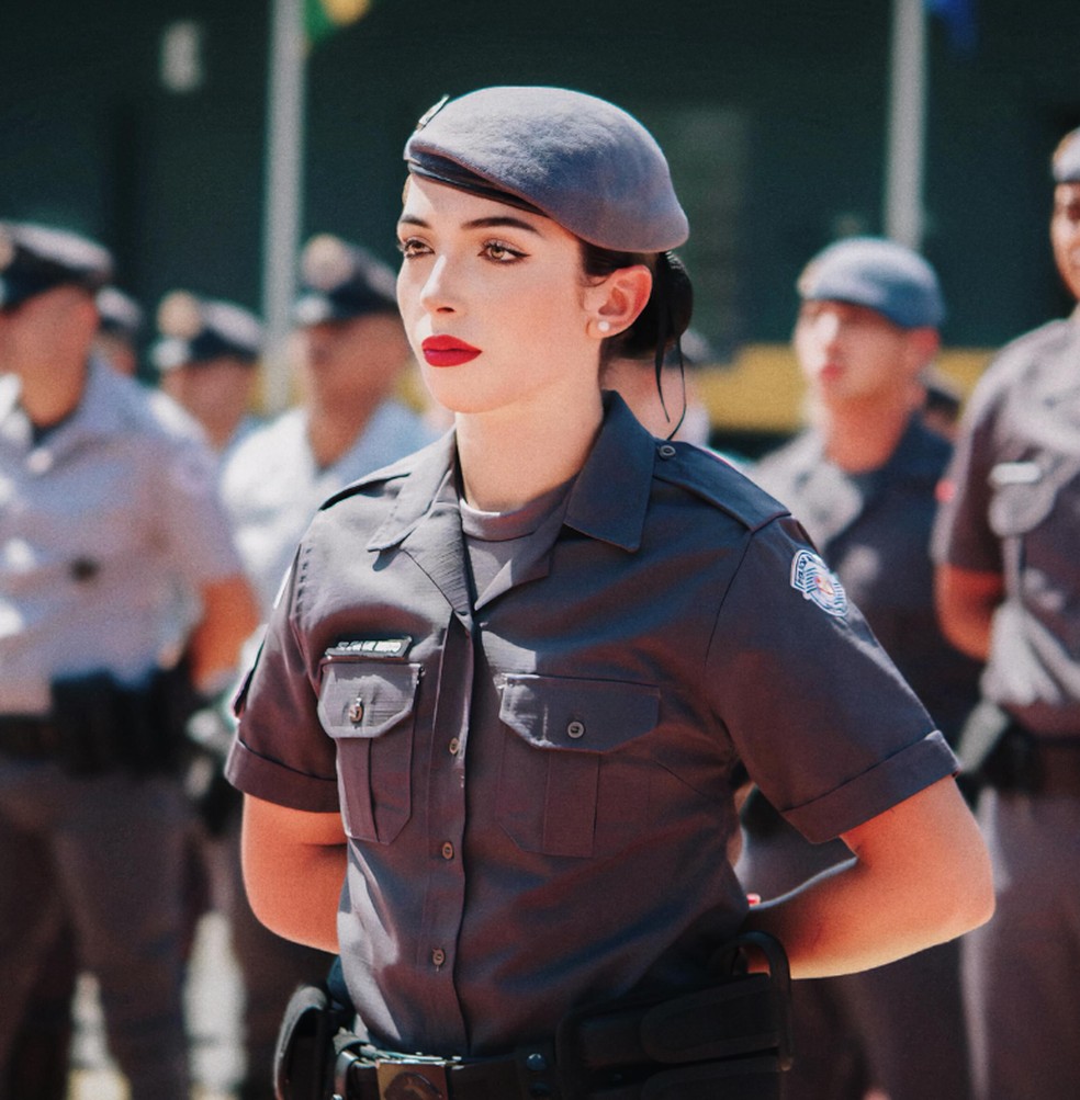 Letícia De Brito se formou recentemente como Policial Militar com a maior nota entre 1,1 mil soldados formados — Foto: Redes Sociais/Letícia De Brito