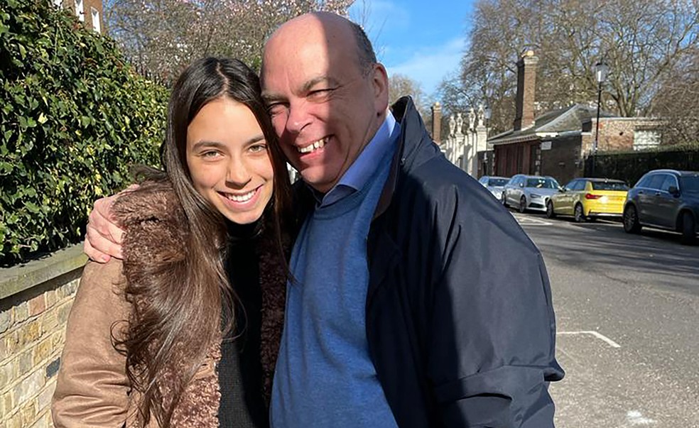 Mike Lynch e a filha, Hannah — Foto: FAMILY HANDOUT / AFP