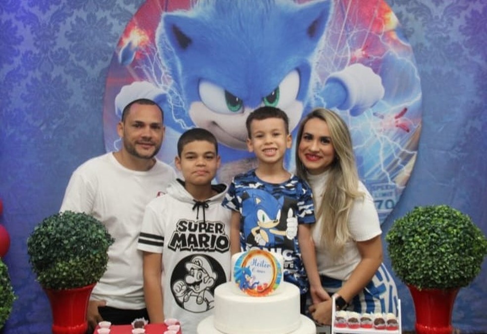 Ianauana vive com a família em São Paulo e procura por parentes biológicos em Rio Branco — Foto: Arquivo pessoal