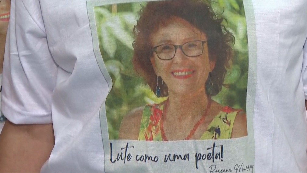 Camisa com o rosto da escritora Roseana Murray e a mensagem: 'Lute como uma poeta' — Foto: Reprodução/ TV Globo
