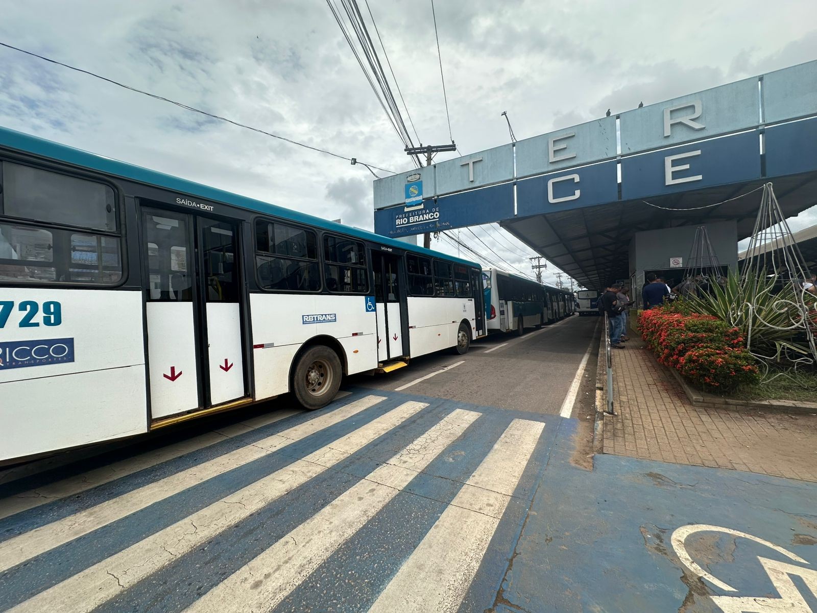 Justiça impede bloqueio do Terminal Urbano de Rio Branco para manifestação