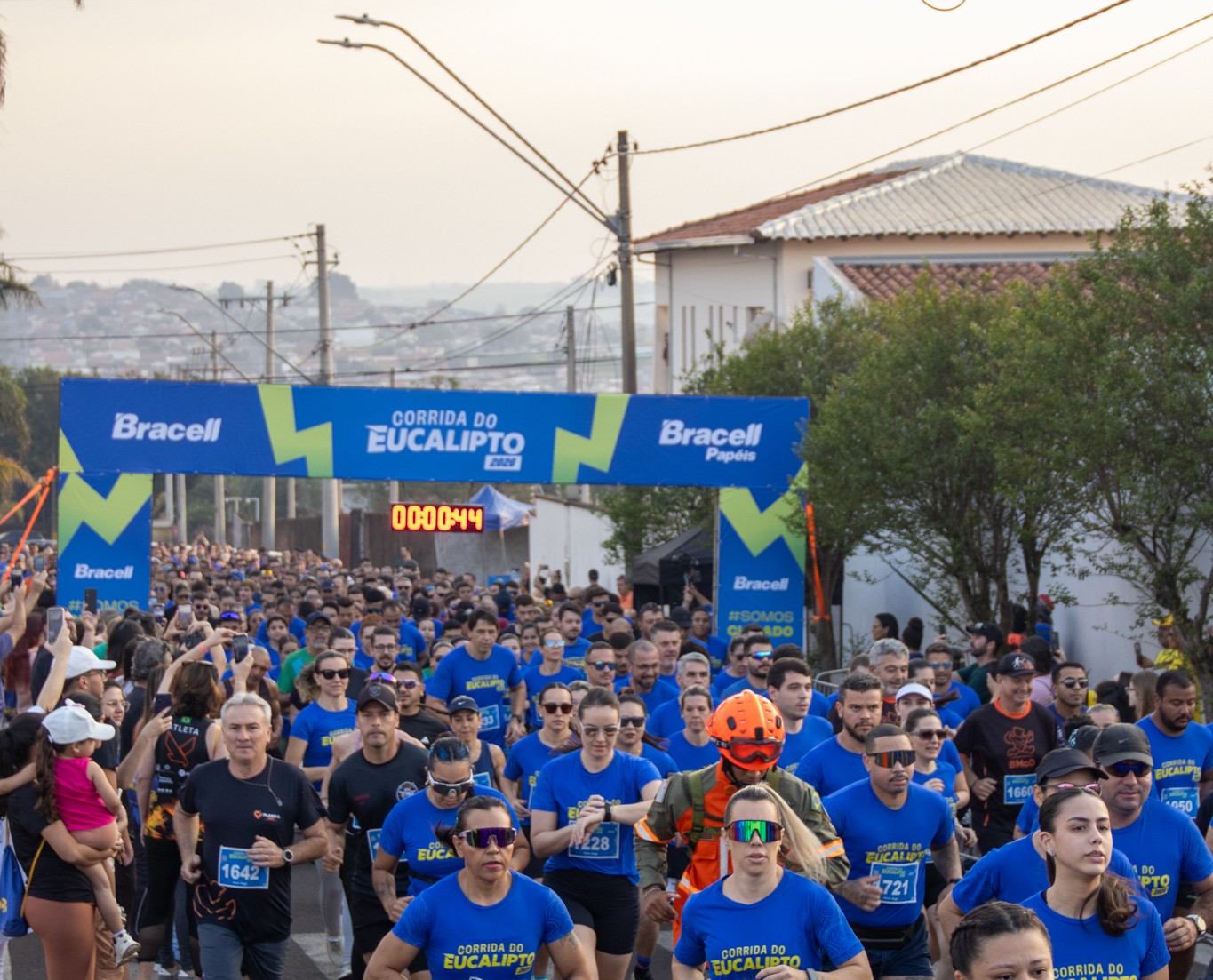 Corrida do Eucalipto reúne 1,7 mil pessoas e arrecada 1 tonelada de alimentos